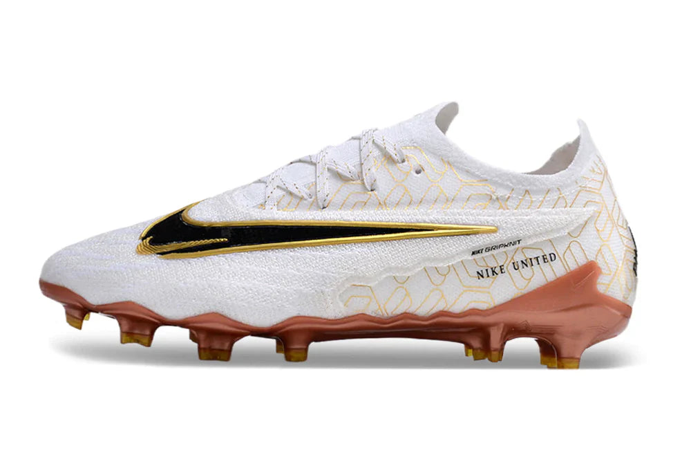 Chuteira Campo Nike Phantom Gx Elite Fg Branca e Dourada United Golden Pack